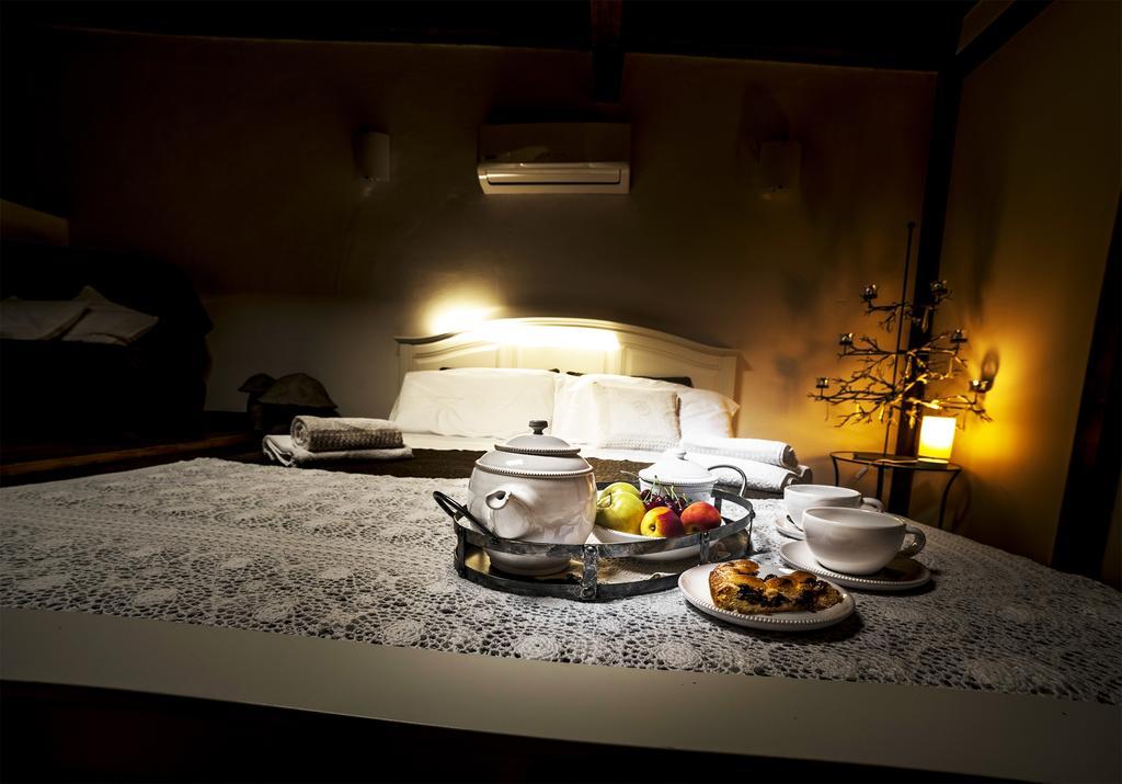 Palazzo Delle Viole Bed & Breakfast Oria  Exterior photo